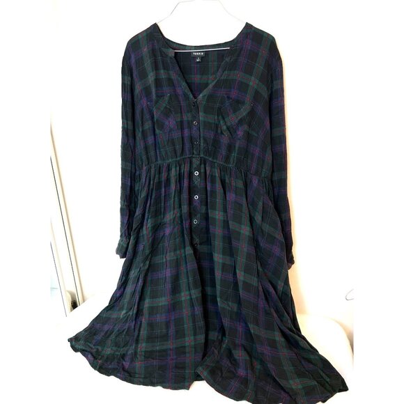 NOT FOR SALE Torrid Plaid Dress 1X Green Blue Red Traditional Christmas Button - Picture 1 of 6